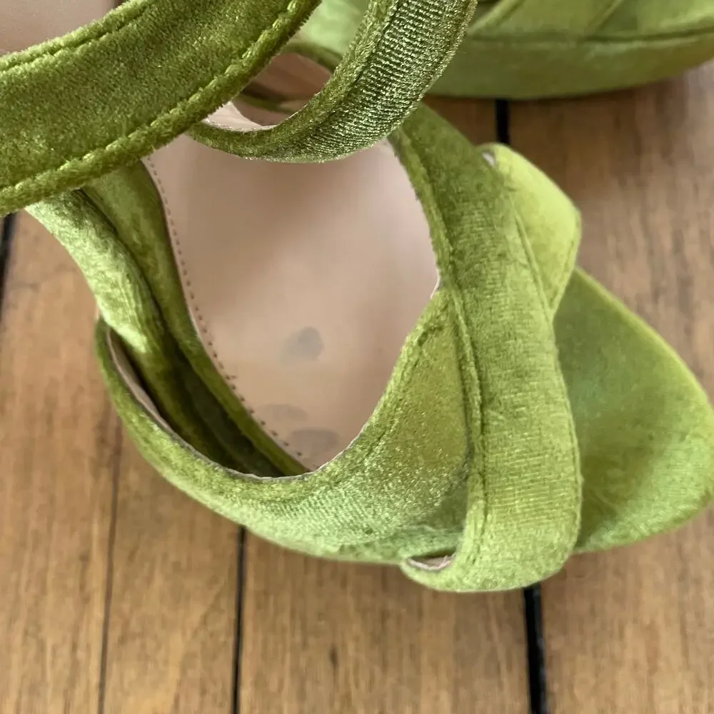 Missguided Green Velvet Platform Heels 6 - Picture 6 of 7